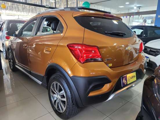 CHEVROLET-ONIX-2016
