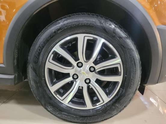 CHEVROLET-ONIX-2016