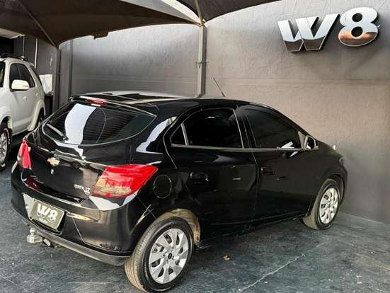 CHEVROLET-ONIX-2014