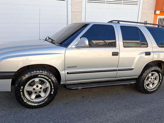 CHEVROLET-BLAZER-2.4 MPFI ADVANTAGE 4X2 8V GASOLINA 4P MANUAL CHEVROLET-BLAZER-2005