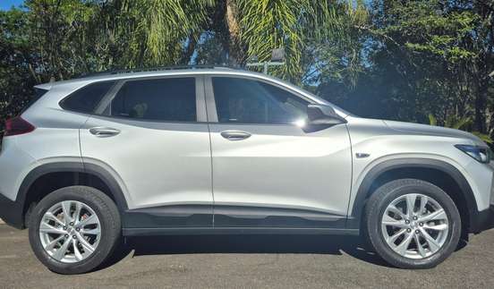 CHEVROLET-TRACKER-2023