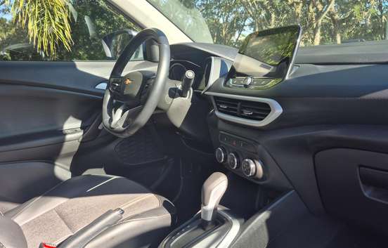 CHEVROLET-TRACKER-2023