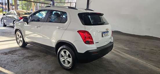 CHEVROLET-TRACKER-2016