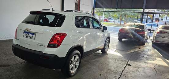 CHEVROLET-TRACKER-2016