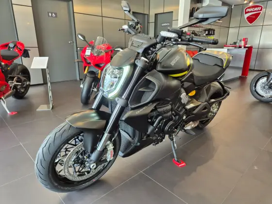 DUCATI DIAVEL V4 DUCATI DIAVEL V4