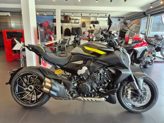 DUCATI-DIAVEL V4-2025