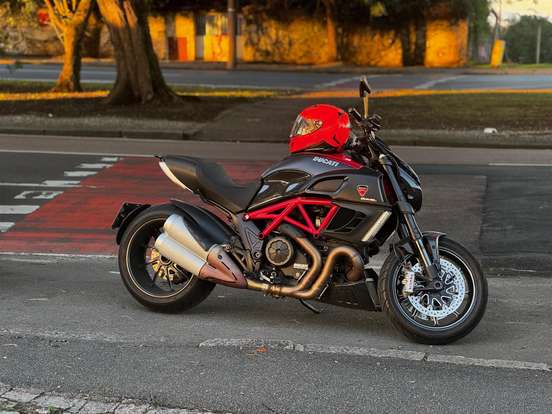DUCATI-DIAVEL CARBON DUCATI-DIAVEL CARBON-2014