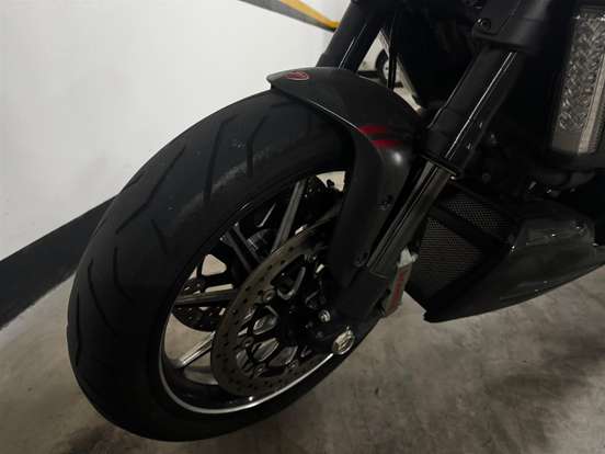 DUCATI-DIAVEL CARBON DUCATI-DIAVEL CARBON-2014