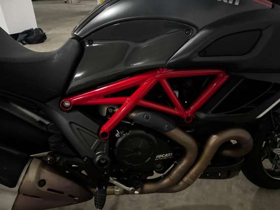 DUCATI-DIAVEL CARBON DUCATI-DIAVEL CARBON-2014