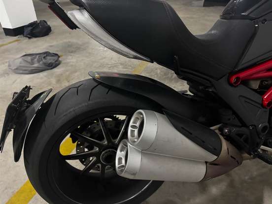 DUCATI-DIAVEL CARBON-2014