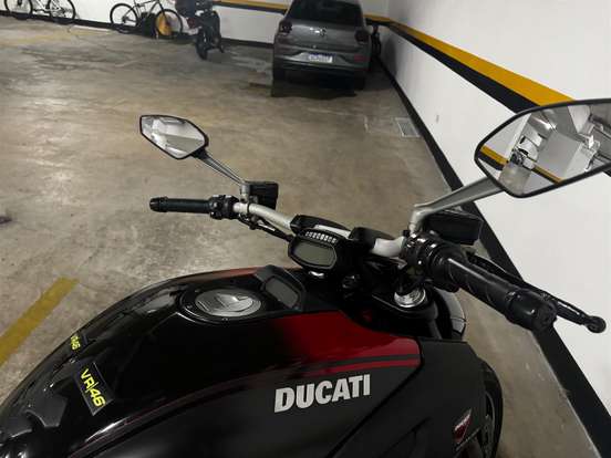 DUCATI-DIAVEL CARBON-2014