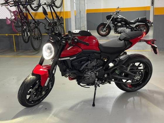 DUCATI MONSTER 937 