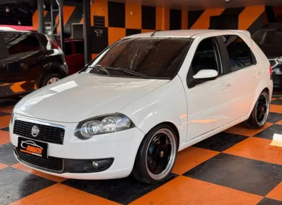 FIAT PALIO 1.4 MPI ATTRACTIVE 8V FLEX 4P MANUAL FIAT PALIO 1.4 MPI ATTRACTIVE 8V FLEX 4P MANUAL