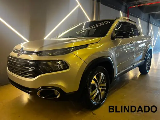 FIAT TORO 2.4 16V MULTIAIR FLEX VOLCANO AT9 FIAT TORO 2.4 16V MULTIAIR FLEX VOLCANO AT9