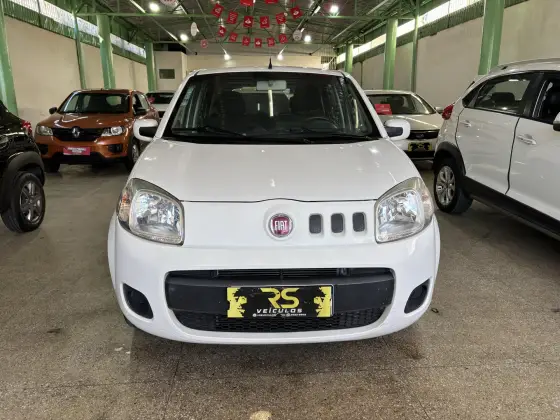 FIAT UNO 1.0 EVO VIVACE 8V FLEX 4P MANUAL FIAT UNO 1.0 EVO VIVACE 8V FLEX 4P MANUAL