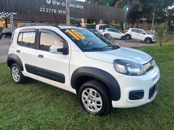 FIAT UNO 1.0 EVO WAY 8V FLEX 4P MANUAL FIAT UNO 1.0 EVO WAY 8V FLEX 4P MANUAL