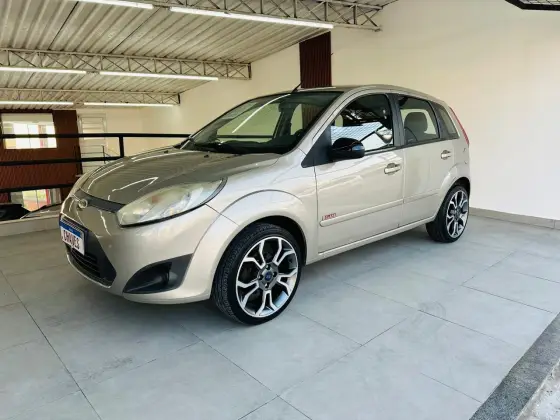 FORD FIESTA 1.6 ROCAM HATCH 8V FLEX 4P MANUAL FORD FIESTA 1.6 ROCAM HATCH 8V FLEX 4P MANUAL