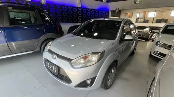 FORD FIESTA 1.6 ROCAM SE PLUS HATCH 8V FLEX 4P MANUAL
