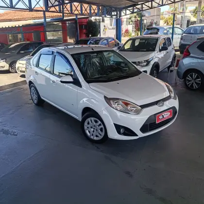 FORD FIESTA 1.6 ROCAM SEDAN 8V FLEX 4P MANUAL