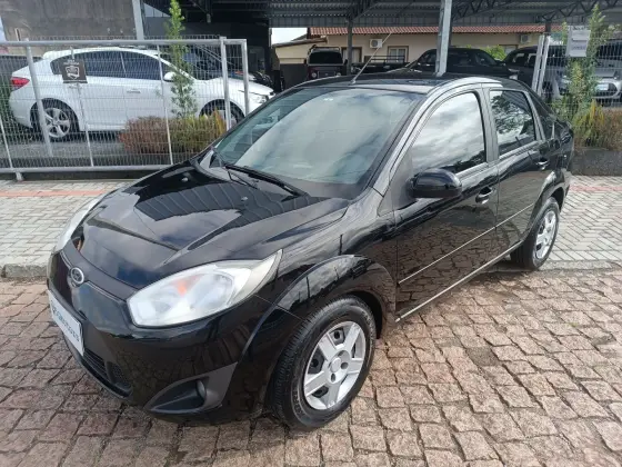 FORD FIESTA 1.6 ROCAM SEDAN 8V FLEX 4P MANUAL FORD FIESTA 1.6 ROCAM SEDAN 8V FLEX 4P MANUAL