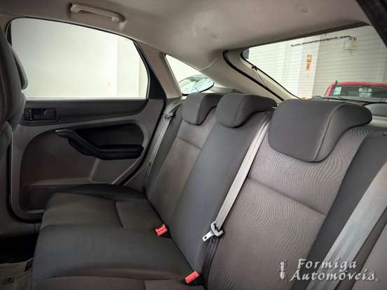FORD-FOCUS-2012