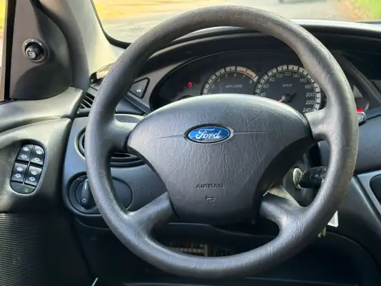 FORD-FOCUS-2008