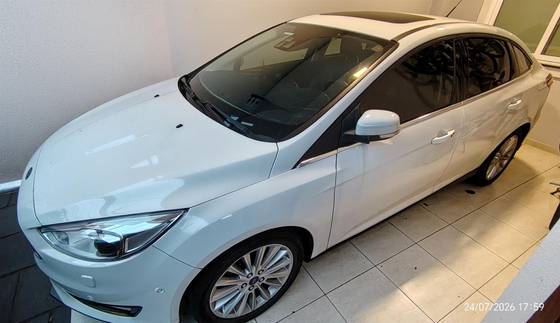 FORD FOCUS 2.0 TITANIUM PLUS FASTBACK 16V FLEX 4P POWERSHIFT