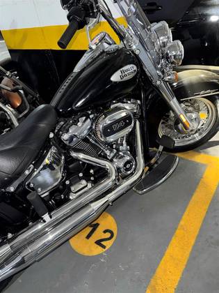 HARLEY-DAVIDSON SOFTAIL HERITAGE CLASSIC 114 