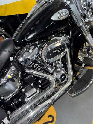 HARLEY-DAVIDSON-SOFTAIL HERITAGE CLASSIC 114-2024