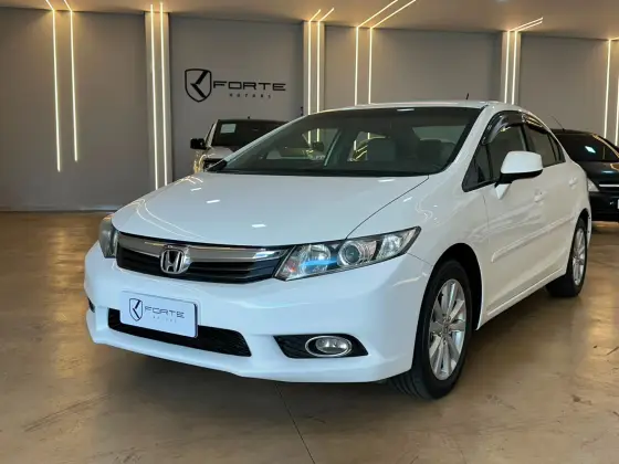 HONDA CIVIC 1.8 LXS 16V FLEX 4P AUTOMÁTICO HONDA CIVIC 1.8 LXS 16V FLEX 4P AUTOMÁTICO