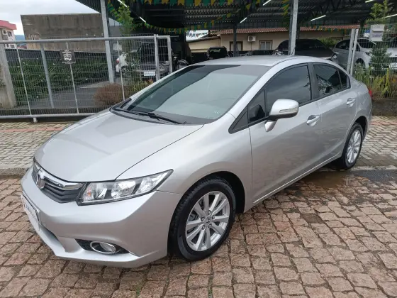 HONDA CIVIC 2.0 LXR 16V FLEX 4P AUTOMÁTICO HONDA CIVIC 2.0 LXR 16V FLEX 4P AUTOMÁTICO
