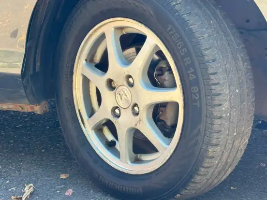 HONDA-FIT-2006