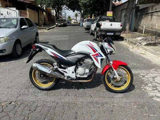 HONDA CB 300R 