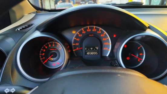 HONDA-FIT-2010