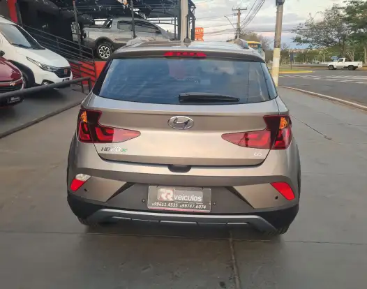 HYUNDAI-HB20X-2021