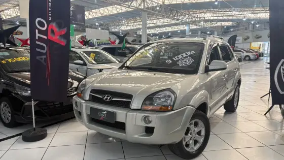 HYUNDAI TUCSON 2.0 MPFI GLS 16V 143CV 2WD GASOLINA 4P AUTOMÁTICO HYUNDAI TUCSON 2.0 MPFI GLS 16V 143CV 2WD GASOLINA 4P AUTOMÁTICO