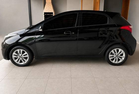 HYUNDAI HB20 1.0 COMFORT PLUS 12V FLEX 4P MANUAL
