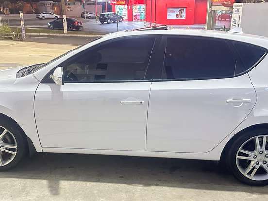 HYUNDAI-I30-2.0 MPFI GLS 16V GASOLINA 4P AUTOMÁTICO HYUNDAI-I30-2012