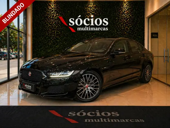 JAGUAR XE 2.0 16V INGENIUM P250 GASOLINA R-SPORT 4P AUTOMÁTICO JAGUAR XE 2.0 16V INGENIUM P250 GASOLINA R-SPORT 4P AUTOMÁTICO
