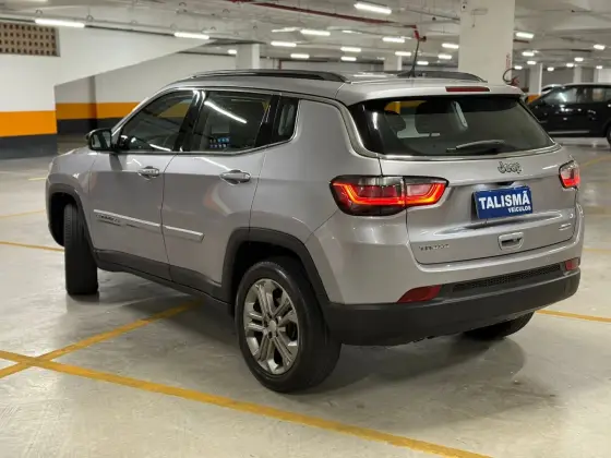 JEEP COMPASS 2.0 TD350 TURBO DIESEL LONGITUDE AT9 JEEP COMPASS 2.0 TD350 TURBO DIESEL LONGITUDE AT9