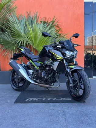 KAWASAKI Z400 