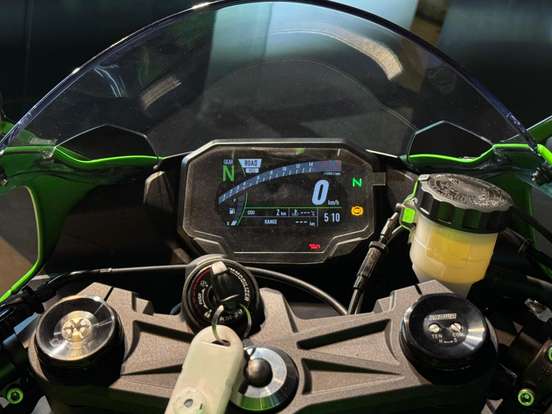 KAWASAKI-NINJA ZX-6R-2025