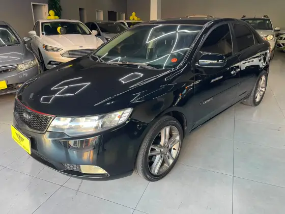 KIA CERATO 1.6 EX3 SEDAN 16V GASOLINA 4P MANUAL KIA CERATO 1.6 EX3 SEDAN 16V GASOLINA 4P MANUAL