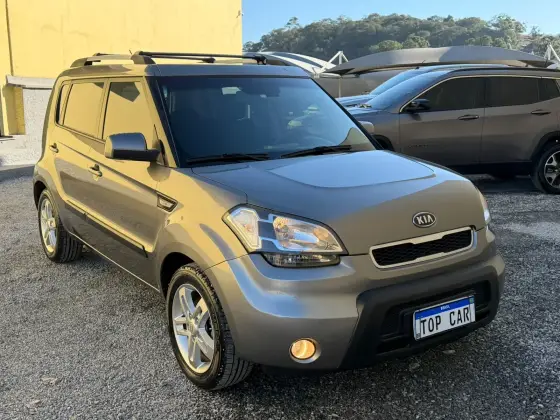 KIA SOUL 1.6 EX 16V FLEX 4P AUTOMÁTICO KIA SOUL 1.6 EX 16V FLEX 4P AUTOMÁTICO