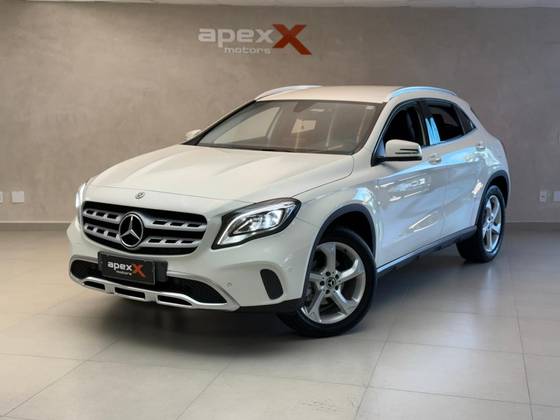 MERCEDES-BENZ GLA 200 1.6 CGI FLEX ADVANCE 7G-DCT