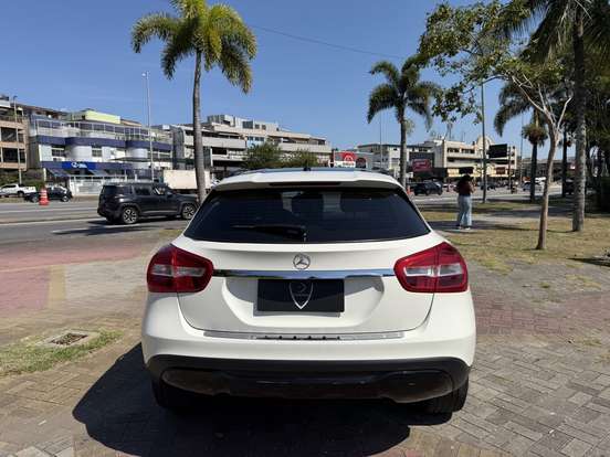 MERCEDES-BENZ-GLA 200-2018