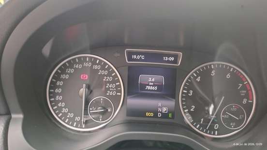 MERCEDES-BENZ-A 200-2014