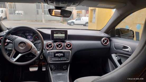 MERCEDES-BENZ-A 200-2014