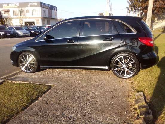 MERCEDES-BENZ-B 200-2012