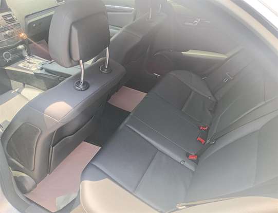 MERCEDES-BENZ-C 180-2011
